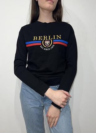 Чорний світшот джемпер з надписом berlin h&m 2
