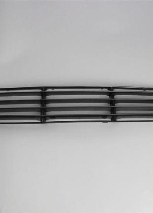 Решетка в бампер avtm volkswagen passat b5 01-05 средняя фольксваген пассат б5