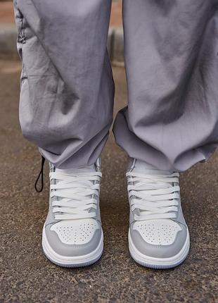 Nike air jordan 1 retro mid grey violet