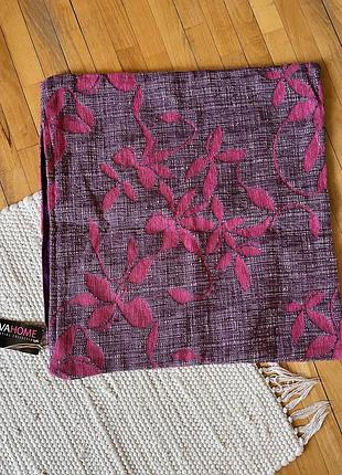 Riva home floral accent — нова декоративна наволочка 45×45 см із квітковим принтом, стильний акцент для дому.