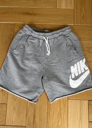 Шорти nike у відмінному стані