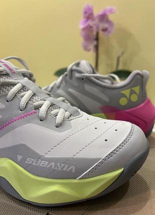 Кроссовки для бадминтона. yonex subaxia