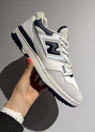 New balance 550 — стильні кросівки зі шкіри та замші