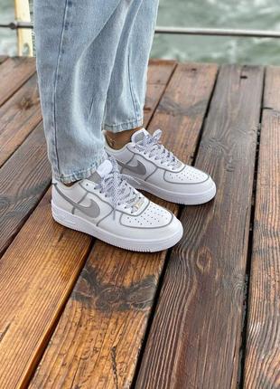 Рефлективные женские белые кроссовки найк tan nike reflective white