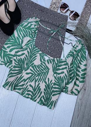 Короткий топ h&m m літній топ з об’ємними рукавами приталений топ в тропічний принт