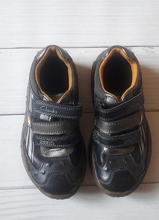 Дитячі шкіряні кросівки на липучках clarks оригінал