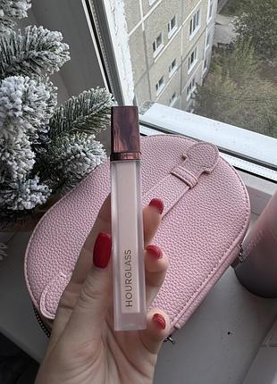 Консилер hourglass