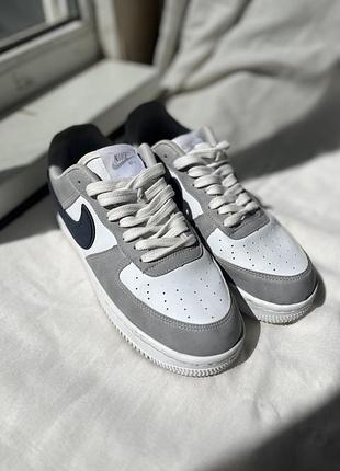 Кросівки nike air force 1 low — сіро-білі з синім акцентом