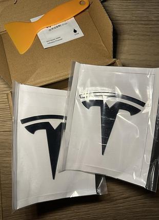 Продам значки tesla чорний глянець комплект 2 шт — передній та задній
