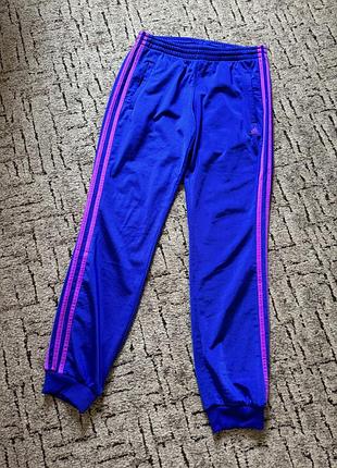 Спортивные штаны на манжете adidas