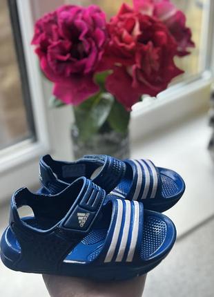 Босоніжки adidas