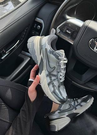 😍 женские кроссовки nike v2k run 'pure platinum wolf grey' premium
