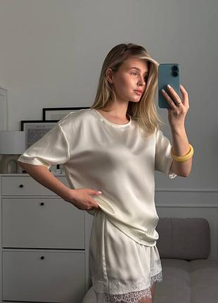 Сатиновый костюм блуза + мини-юбка с кружевом