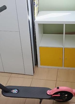 Електросамокат xiaomi mi electric scooter essential