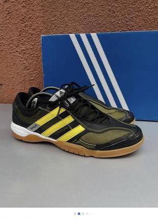 Оригінальні чоловічі кросівки для футзалу adidas topsala x 45 розмір 29 см чорного кольору в ідеальному стані