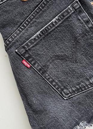 Короткі шорти від levis