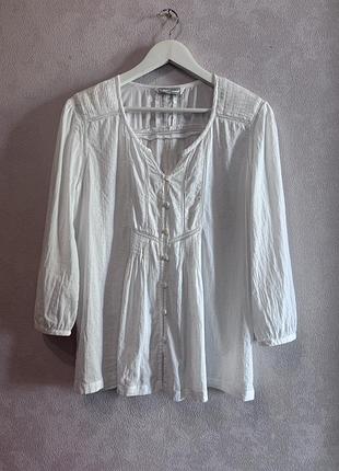 Біла бавовняна блуза від the white company з мереживними деталями