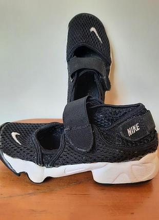 Кроссовки летние детские nike