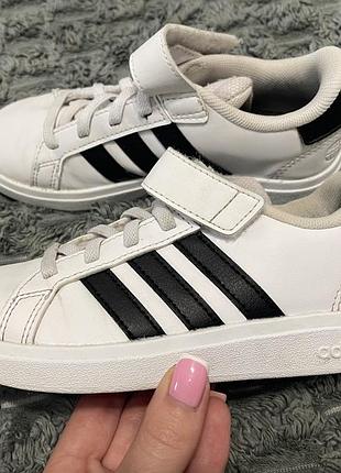 Дитячі оригінальні кросівки adidas 29р