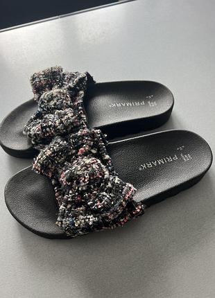 Шльопанці primark