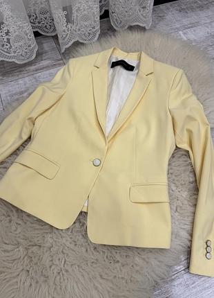 Крутий піджак жакет лимонного кольору zara