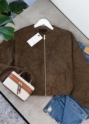 Бомбер с фактурной вышивкой zara