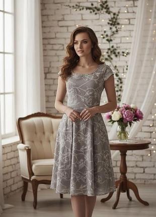 Laura ashley неймовірне плаття сіре міді сонце кльош з вишивкою квітів жіночне весна-літо на підкладці з карманами вінтажний стиль