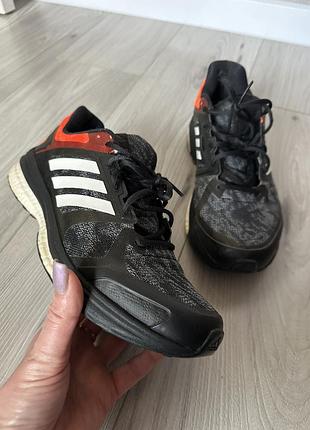 Кросівки.   👟