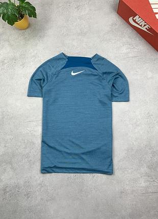 Оригінальна футболка nike academy dri-fit розмір shirt