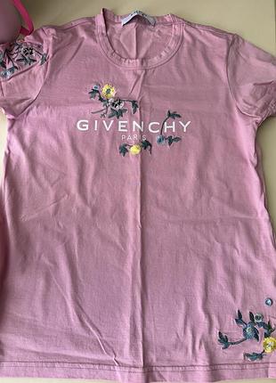 Футболка givenchy
