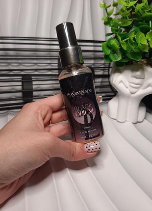 Black opium аромат пахнет кофе, ванилью и белыми цветами, солодный и очень женский 68 мл
