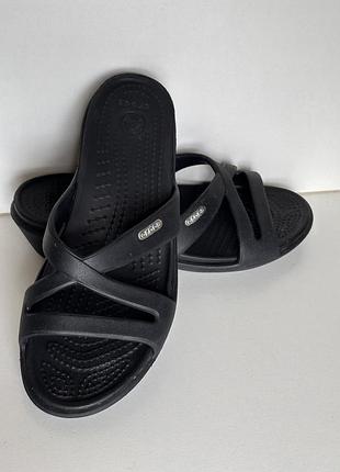 Жіночі сандалі-танкетки оригінал crocs patricia ii чорного кольору.