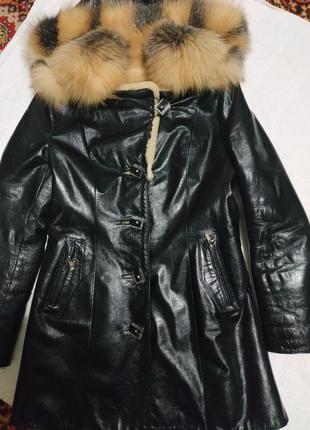 Зимова шкіряна ( лакова ) куртка1 фото