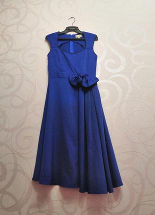 Яскраве синє плаття, вінтаж, ретро