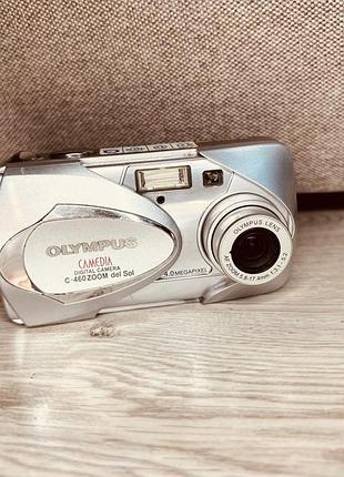 Винтажный цифровой фотоаппарат olympus c-460 zoom