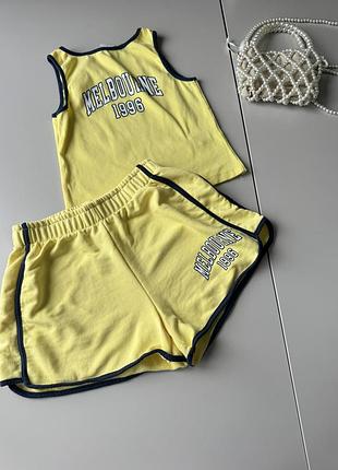 Спортивний костюм шорти та майка як форма zara