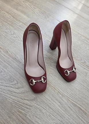 Туфлі жіночі 36,5 устілка 24см, каблук 9см gucci