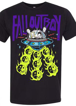Футбока розмір  м 
оригінальний мерч американського рок-гурту fall out boy