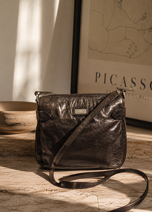 Номерна сумка - крос-боді з distressed leather adax