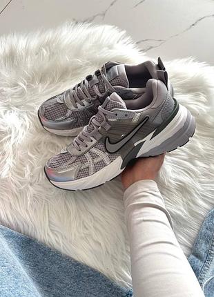 Nike v2k runtekk metallic grey