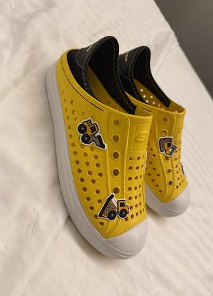 Skechers розміру 33-34