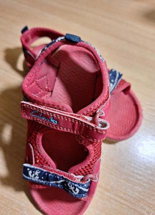 Детские босоножки для девочек бренда clarks