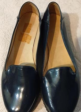 Женские туфли markos на низком ходу верх лаковый,подкладка натуральная кожа.