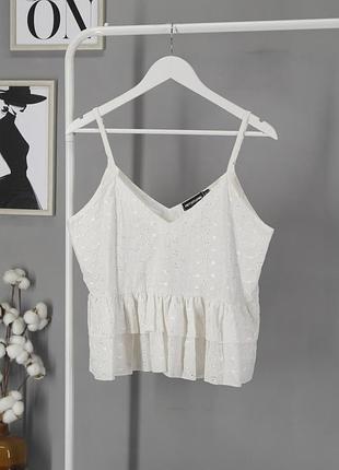 Топ, майка біла з прошви з оборками "prettylittlething", uk8/eur36.