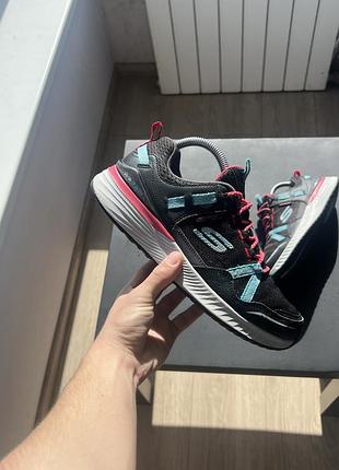 Кросівки skechers