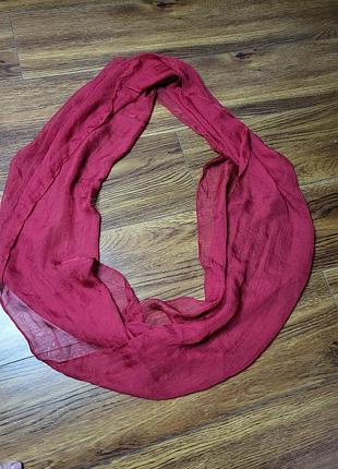 Легкий шарф хомут красного цвета 45×160