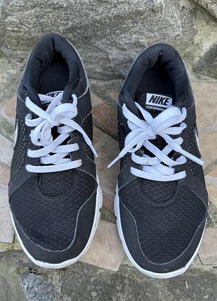 Nike кросівки розмір 37,5 ,устілка 23,5см