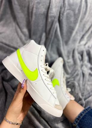 Nike blazer high green logo