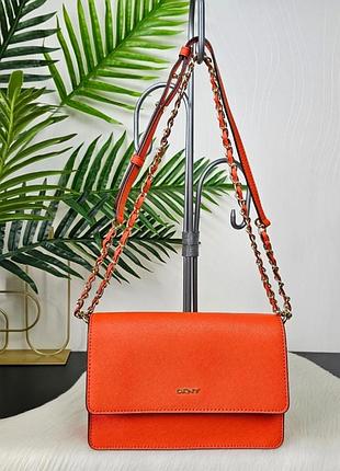 Красивая фирменная кожаная сумочка dkny