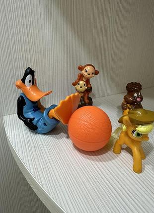 Іграшки макдональдс  даффі дак що нарру meal, looney tunes